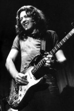 Смотреть A Requiem For Rory Gallagher-1972-1995 онлайн бесплатно.