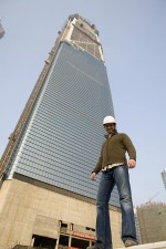 Regarder Build It Bigger en ligne gratuitement.